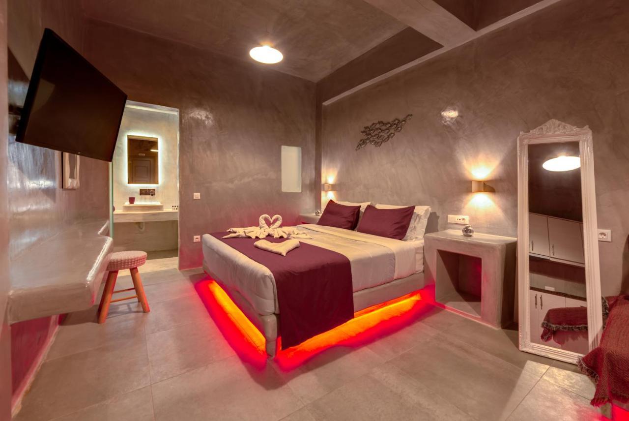 The Muses Of Santorini Private Jacuzzi Suites Vothon Exterior photo