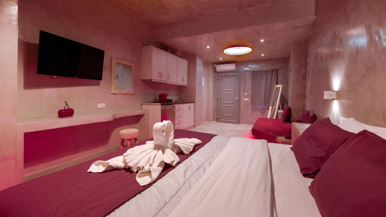 The Muses Of Santorini Private Jacuzzi Suites Vothon Exterior photo