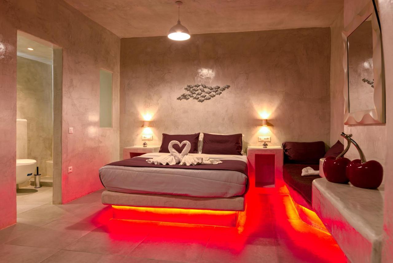 The Muses Of Santorini Private Jacuzzi Suites Vothon Exterior photo