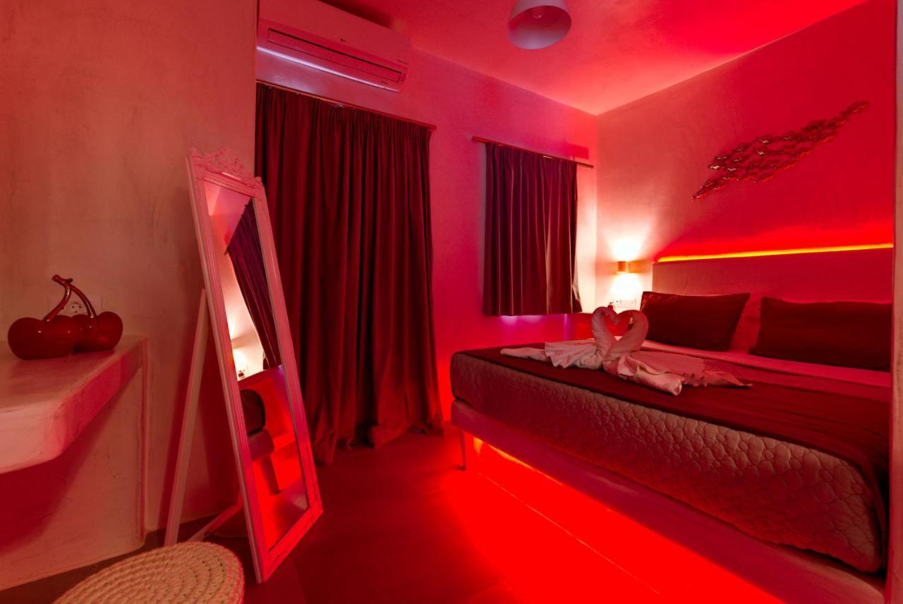 The Muses Of Santorini Private Jacuzzi Suites Vothon Exterior photo
