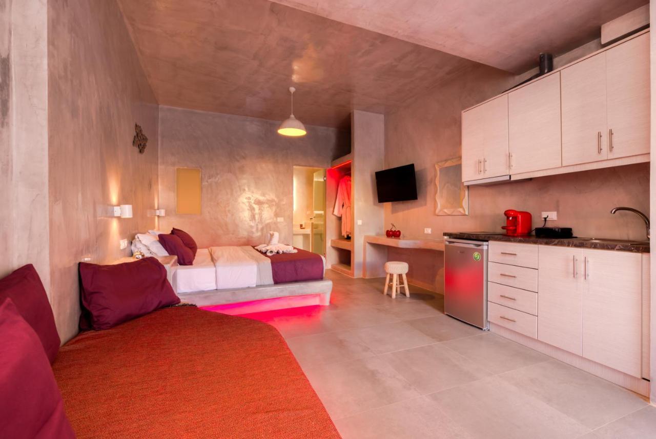The Muses Of Santorini Private Jacuzzi Suites Vothon Exterior photo
