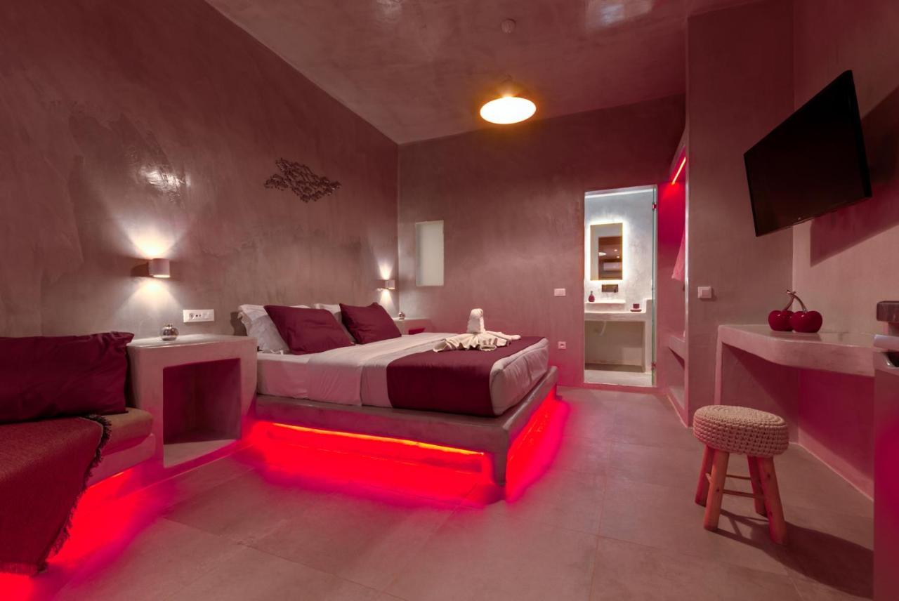 The Muses Of Santorini Private Jacuzzi Suites Vothon Exterior photo