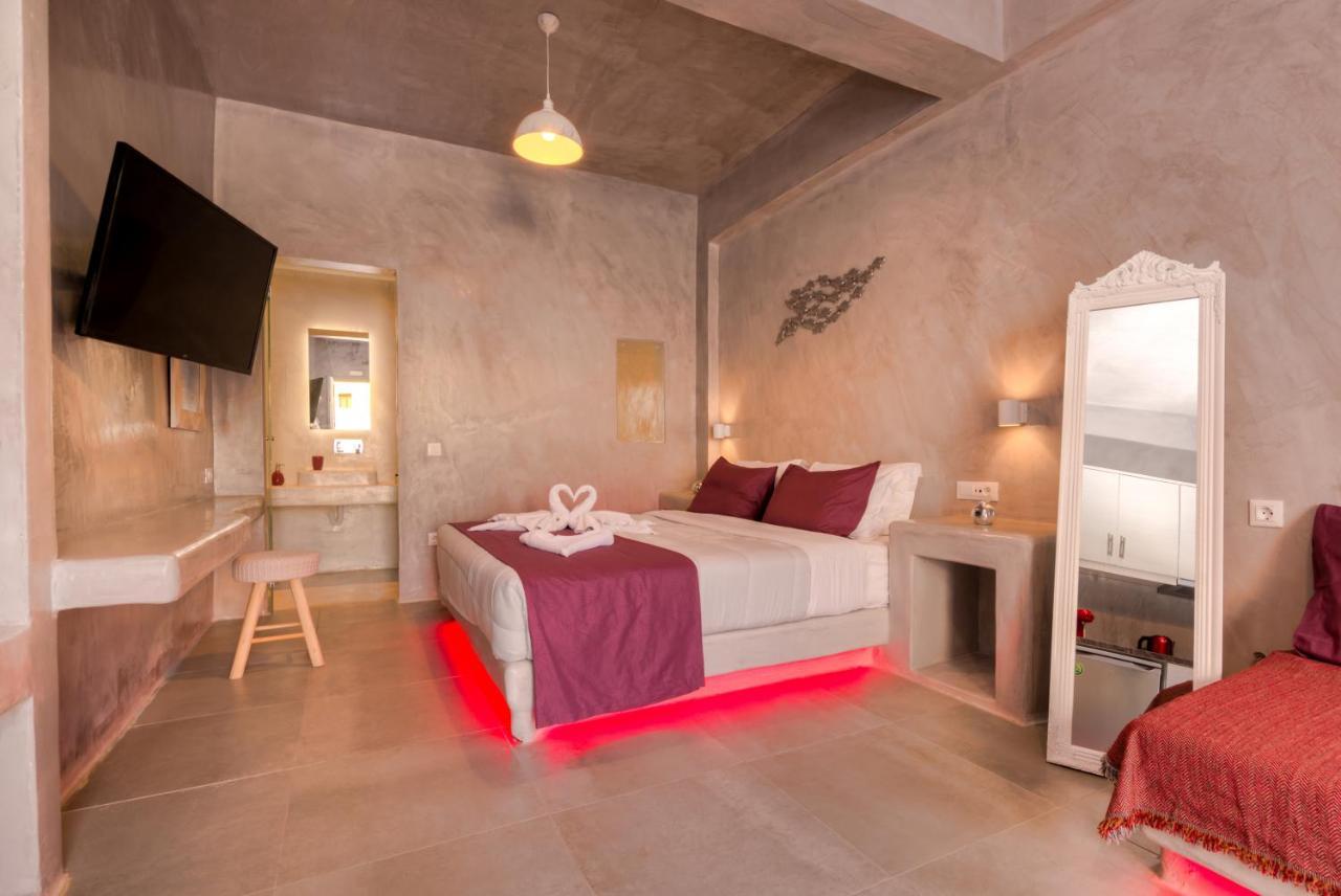 The Muses Of Santorini Private Jacuzzi Suites Vothon Exterior photo