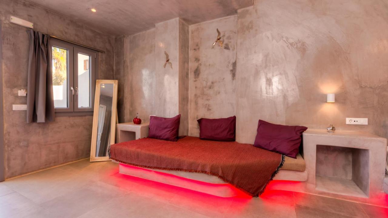 The Muses Of Santorini Private Jacuzzi Suites Vothon Exterior photo