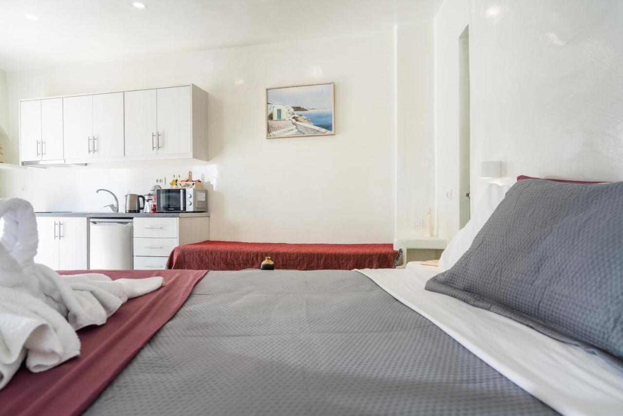 The Muses Of Santorini Private Jacuzzi Suites Vothon Exterior photo