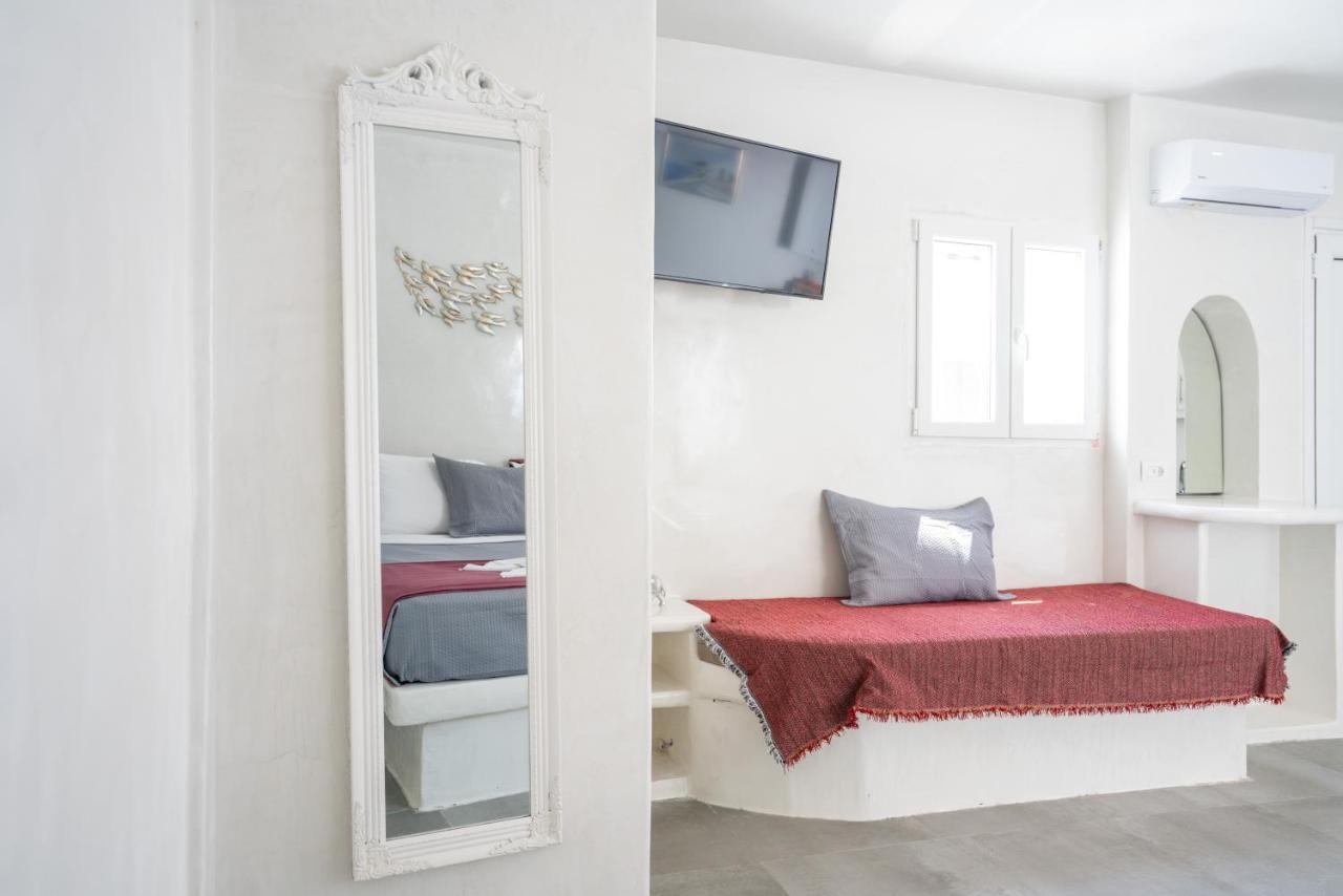 The Muses Of Santorini Private Jacuzzi Suites Vothon Exterior photo
