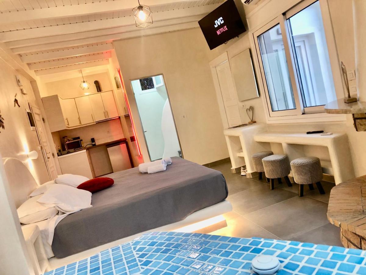 The Muses Of Santorini Private Jacuzzi Suites Vothon Exterior photo