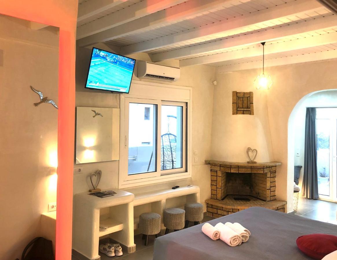 The Muses Of Santorini Private Jacuzzi Suites Vothon Exterior photo