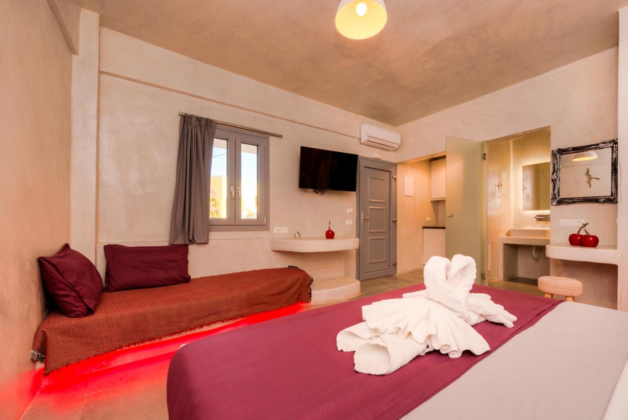 The Muses Of Santorini Private Jacuzzi Suites Vothon Exterior photo