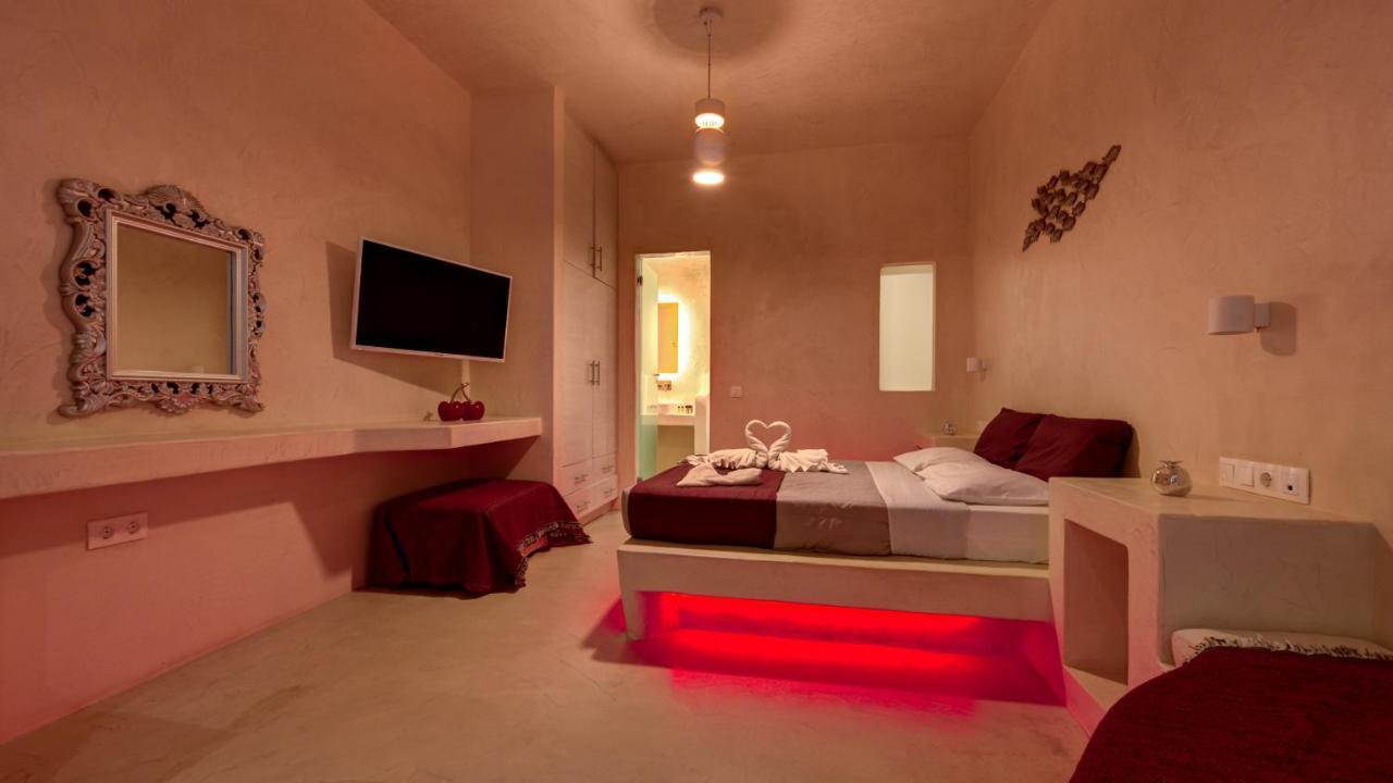 The Muses Of Santorini Private Jacuzzi Suites Vothon Exterior photo